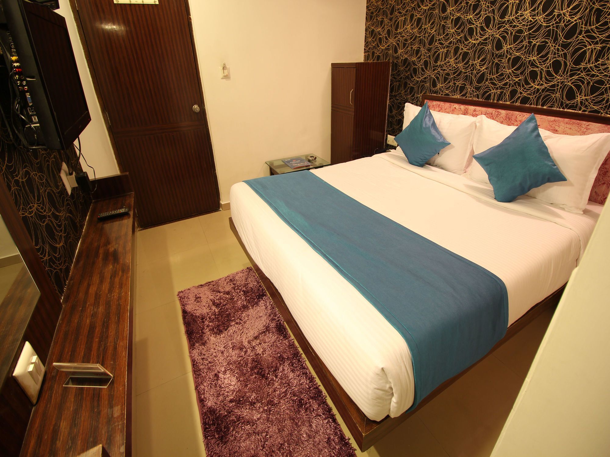 Oyo 2485 Hotel Kalash Inn Ahmedabad Exterior foto